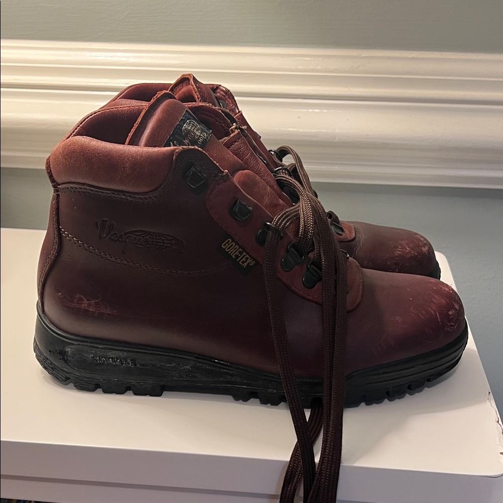 Vasque Women’s Dark Red Leather Boots